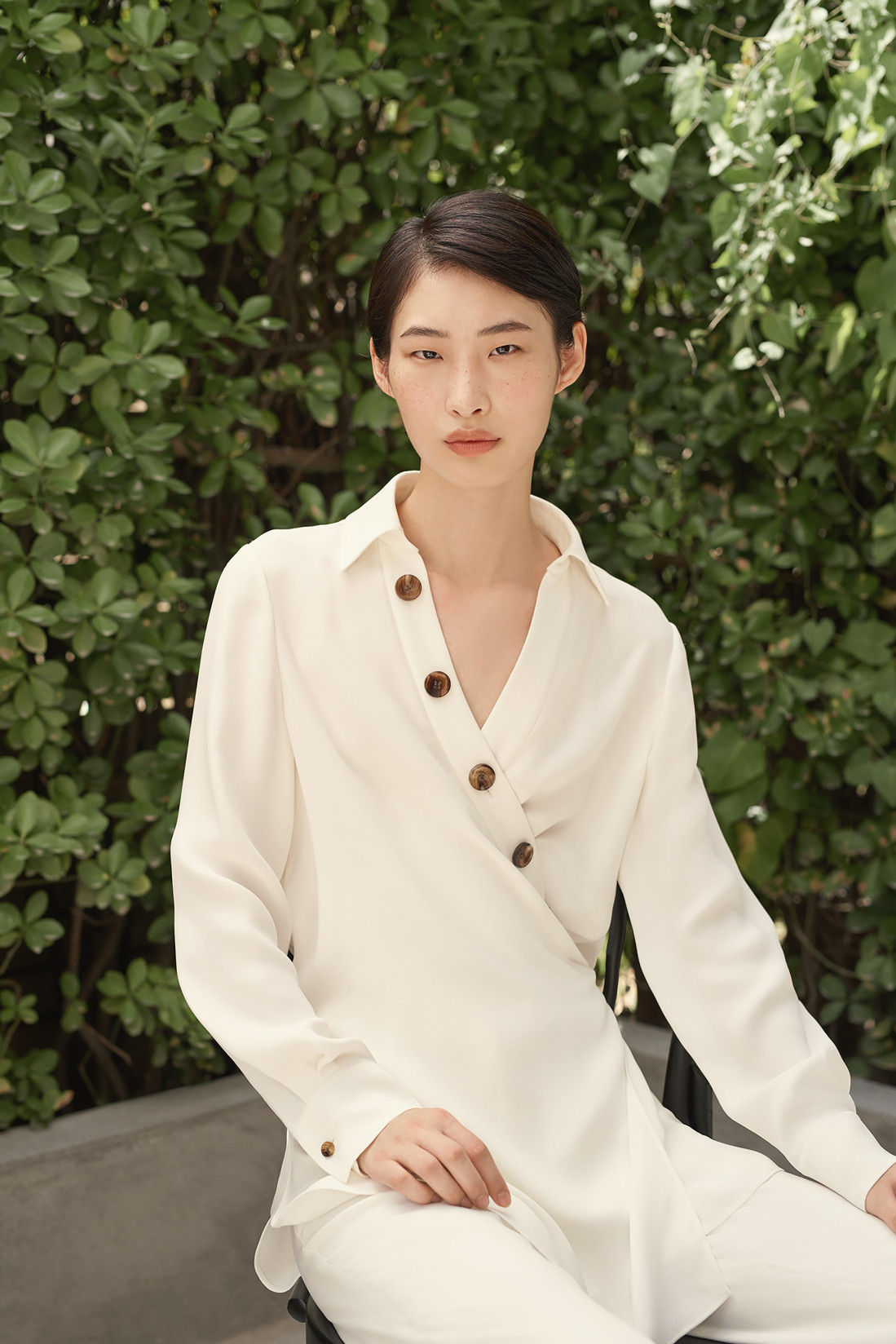 Icicle Women Landing Earth 04