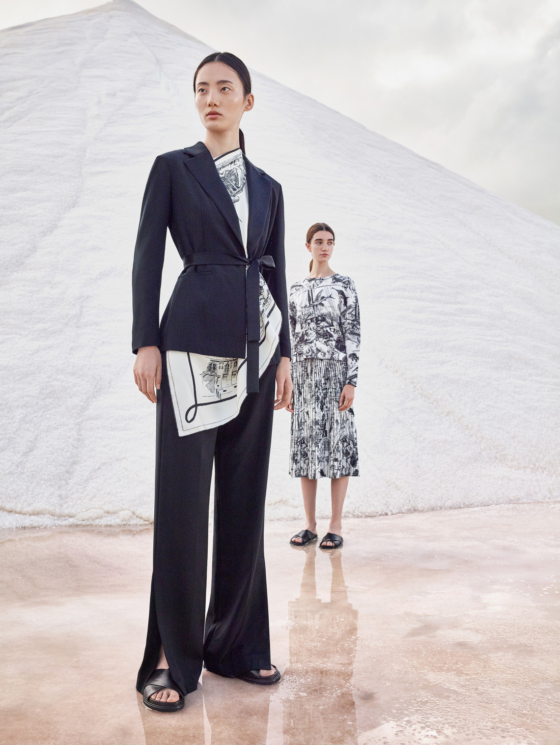 191007 Icicle Lookbook Sh08 012 Final Argb