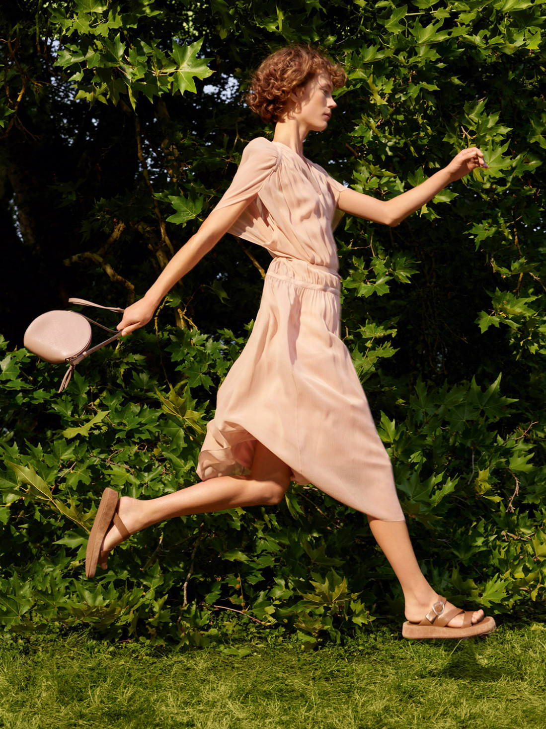 Ss23 Campaign Fashion No Logo Lr 11