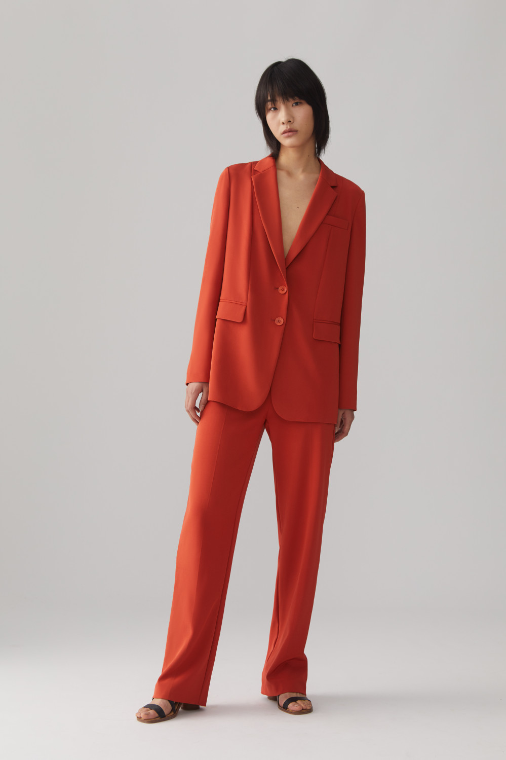 Icicle Women Iconic Soft Suit 01